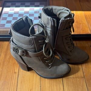 Daisy Fuentes Olive Lace Up Boots